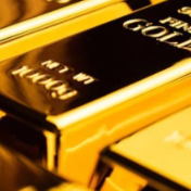 金价逼近年内最高点 一度涨破2070美元/盎司