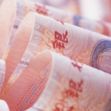 一季度末中国银行业总资产逼近400万亿元