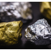 金价银价齐冲历史高位,你会跟风投资吗?