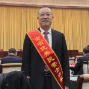 英氏控股集团董事长马文斌荣获“新湖南贡献奖全省优秀民营企业家”称号