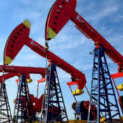 市场担忧难消 伦敦布伦特原油期价再“破百”