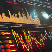 收评：创业板指探底回升涨1.41% 元件板块领涨