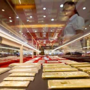 黄金涨跌两难，现在还能上车吗？