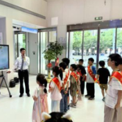 兴业银行长沙分行依托“青少年特色金融教育基地”，开展“小小金融家”教育活动