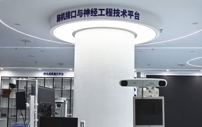 年轻人友好银行丨不当医生当“红娘” 长沙“90后”博士为医工融合牵线
