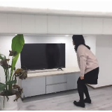 卧室横梁压顶，豪华公寓入住得“弯腰”