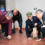 寻找长沙百岁福星老人 缔阁森地暖开启“暖心送地暖”活动