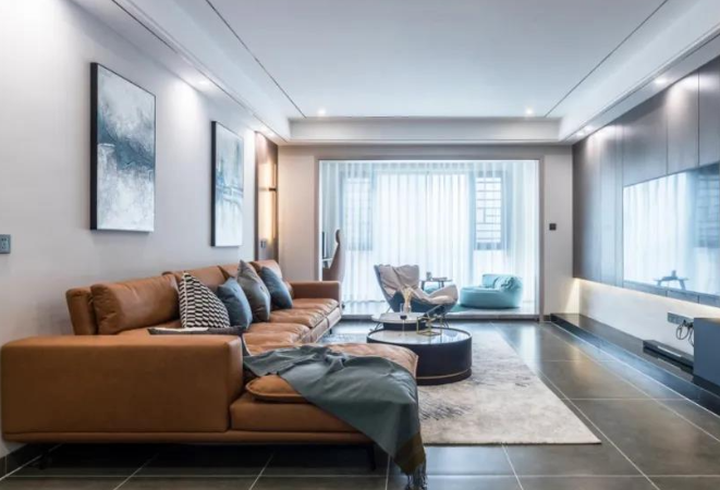 活久见!人在家中坐 钢筋“天上来”