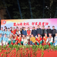 长沙麓山南路社区:麓山映金秋 邻里庆重阳