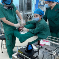 湖南省妇幼保健院成功为早产儿实施眼底激光治疗,守护早到天使的“心灵之窗”