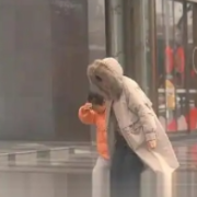 冬季低温雨雪冰冻天气来袭，如何做好伤害防控？