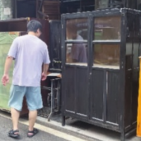 只讲情怀盈利难，长沙旧物店谋转型 