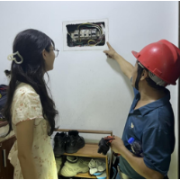 恒达社区开展“夜间敲门行动” 筑牢居民安全“双防线”