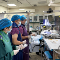 多学科协作勇闯“高龄禁区” 湘雅三医院为97岁老人实施内镜下胆总管取石术