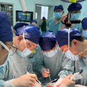 4公斤巨瘤缠肝!湖南省人民医院争分夺秒护“巨瘤孕妈”母子平安