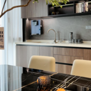 京东装修美团卖房 两大流量巨头在长如何“跨界”