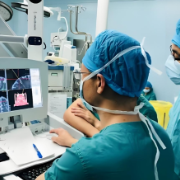 关注世界帕金森病日:科技智护全流程,四个动作早发现