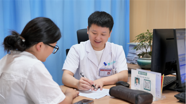 江湾单孔腹腔镜技术为41岁江西女子打开好运之门 作者:赵蕾 袁萍萍 周俊兰 1028.png 江湾单孔腹腔镜技术为41岁江西女子打开好运之门 作者:赵蕾 袁萍萍 周俊兰 1028.png