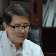 单亲妈妈患癌为保儿子高考隐瞒病情,医生倾力救治助其渡过难关