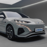 腾势N7实车亮相 五座中型SUV/三季度初交付