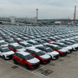 新能源汽车月度新车销量占比首超50%