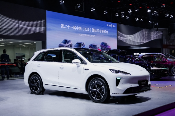 鸿蒙智行3_副本.jpg 鸿蒙智行3_副本.jpg