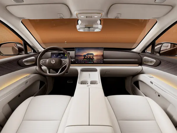 零跑D19内饰官图发布 明年上半年上市