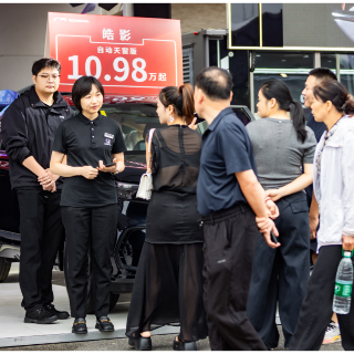 2025湖南汽车巡展株洲站丨销售助力消费者锁定爱车