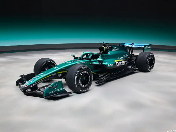 阿斯顿·马丁公布新赛季F1赛车 定名AMR26