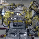 三部门:加快补齐汽车芯片、基础软件等短板