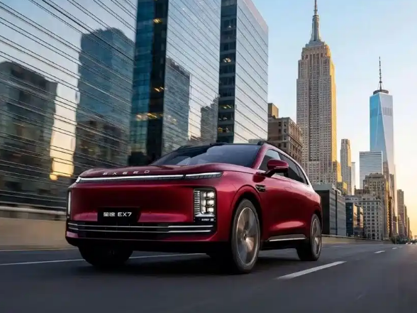 星途EX7首车量产下线 定位中大型SUV