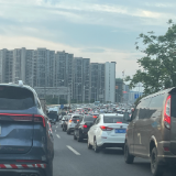 今年上半年全国机动车达4.76亿辆 驾驶人达5.67亿人