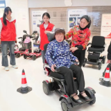 长沙启动“敬老月”活动 养老商城助力银发族“再青春”