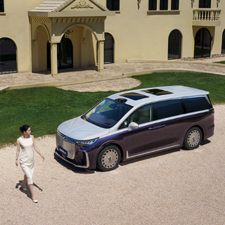 “新时代旗舰四座MPV”岚图梦想家山河上市 售70.99万元