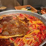 火锅料理师持证上岗，精准调配“麻辣鲜香”