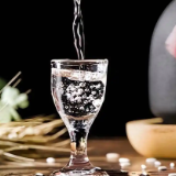 白酒龙头率先打响“稳价保卫战”