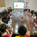 广发银行长沙湘江路支行开展“筑牢货币安全网,守好群众钱袋子”反假货币宣传活动