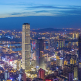 千家房企跨界 卖猪比卖房挣钱?