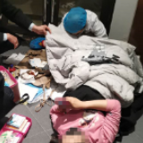业主凌晨突发早产 4名男物管当“助产师”保母子平安