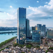 “改”出投资新空间 老旧小区改造去年拉动投资近万亿