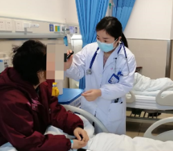 如果牙龈反复出血 这项检查不要忽视