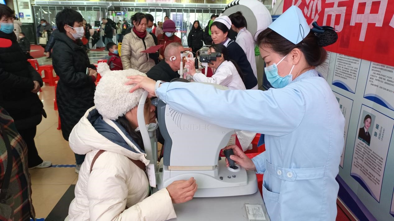 中心医院义诊.jpg 中心医院义诊.jpg