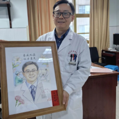 妙手绘仁心!七旬奶奶术后康复,家属赠画致谢医护团队