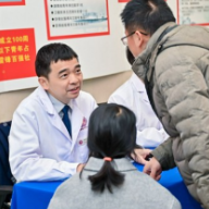 “近视防控追光计划科普教育行动”公益活动在湖南省人民医院举行