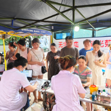 郴州市北湖区石盖塘街道64名志愿者接力献血25600毫升
