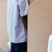 用力排尿可排毒？ 专家：会蓄毒！易发炎！