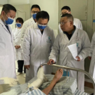 从举步维艰到脚踏实地，35岁女子告别8年“拖步”人生