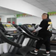 女子断碳水2月确诊糖尿病前期 不当减肥还会引起这些疾病