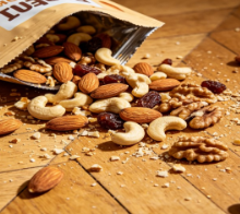 一粒坚果险致命！3岁孩童高铁误食突发过敏性休克