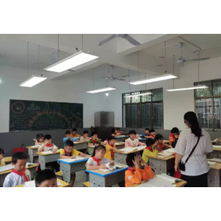 “浙”份爱 点亮农村孩子求学路上的照明灯